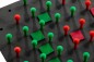 Preview: Rote und grüne Holzstäbe mit Perlen für Käsekästchen & Vier Gewinnt
